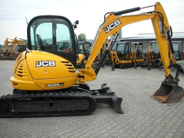 Шукаю екскаваторщика на екскаватор jcb та сат міні екскаватор та коліс