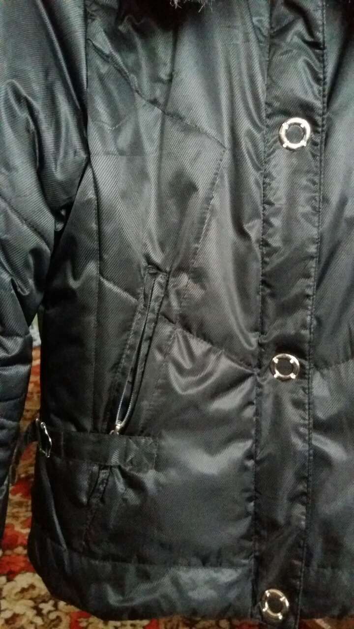 Продам женскую зимнюю куртку БУ в отличном состоянии  черного цвета