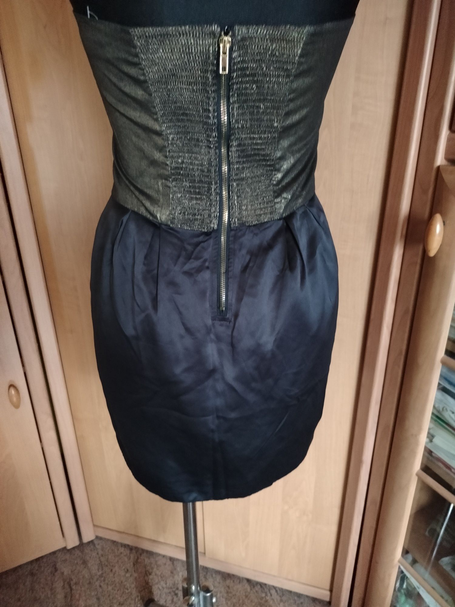 Mini sukienka Bershka L złoto-czarna