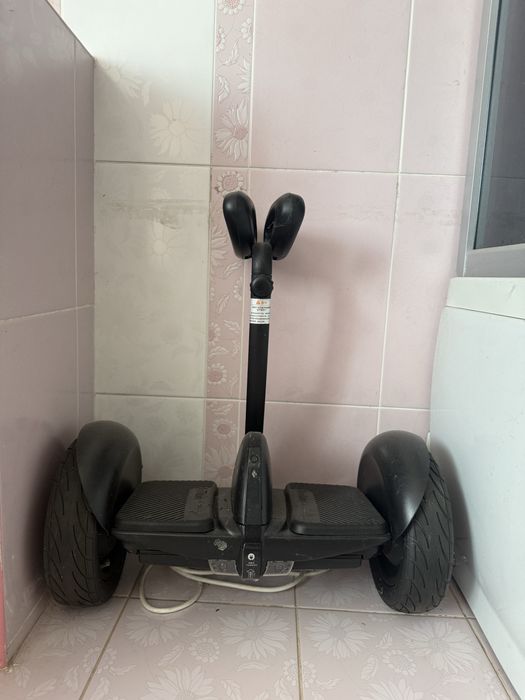 Гіроборд чорного кольору