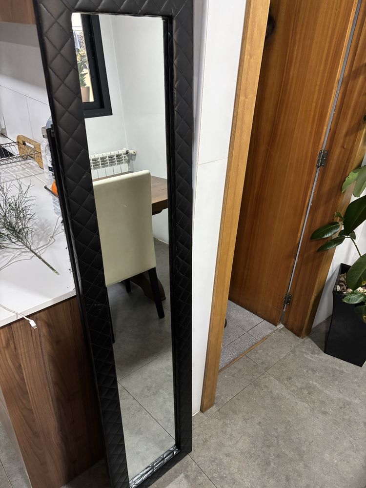 Espelho preto, acolchoado