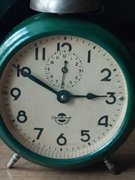 Stary budzik kolekcjonerski