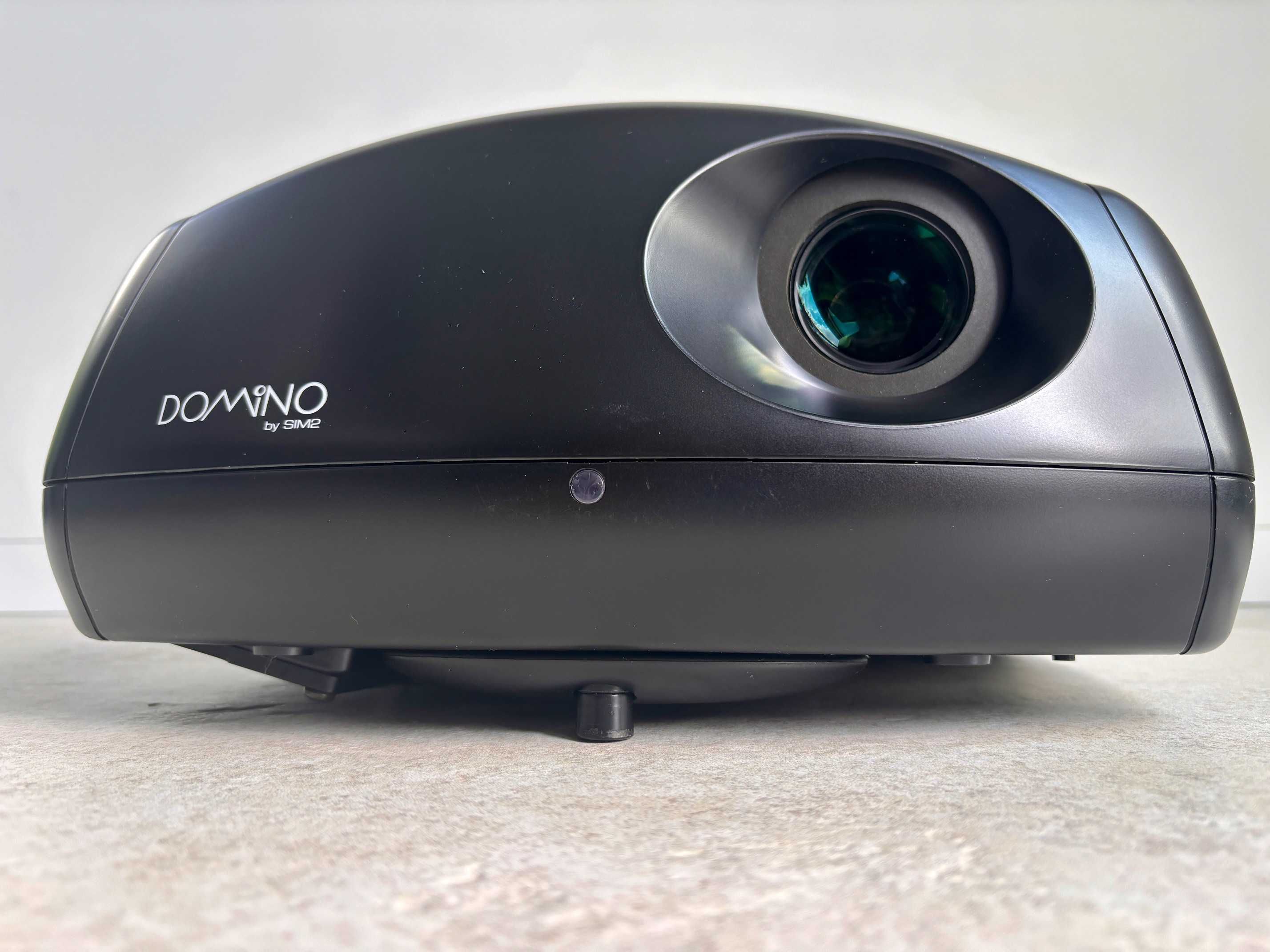 Projektor kina domowego Sim2 D80EBS