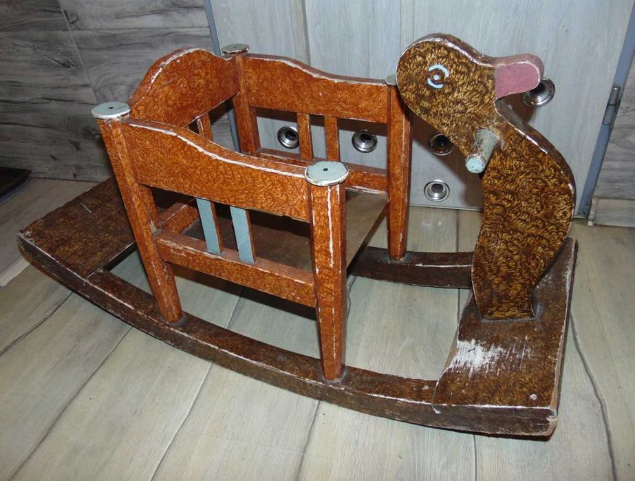 Art deco,drewniany kaczor,bujak do bujania