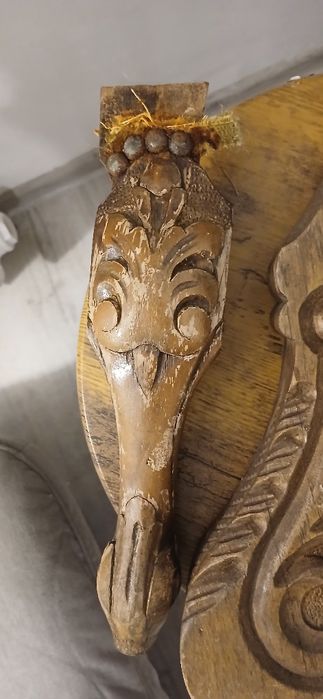 Stare nogi, elementy sofy komody szafy