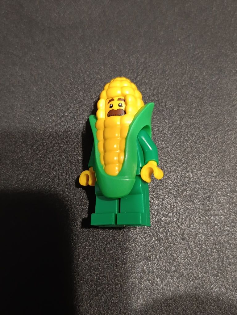 LEGO  (Corn Cob Guy)  71018