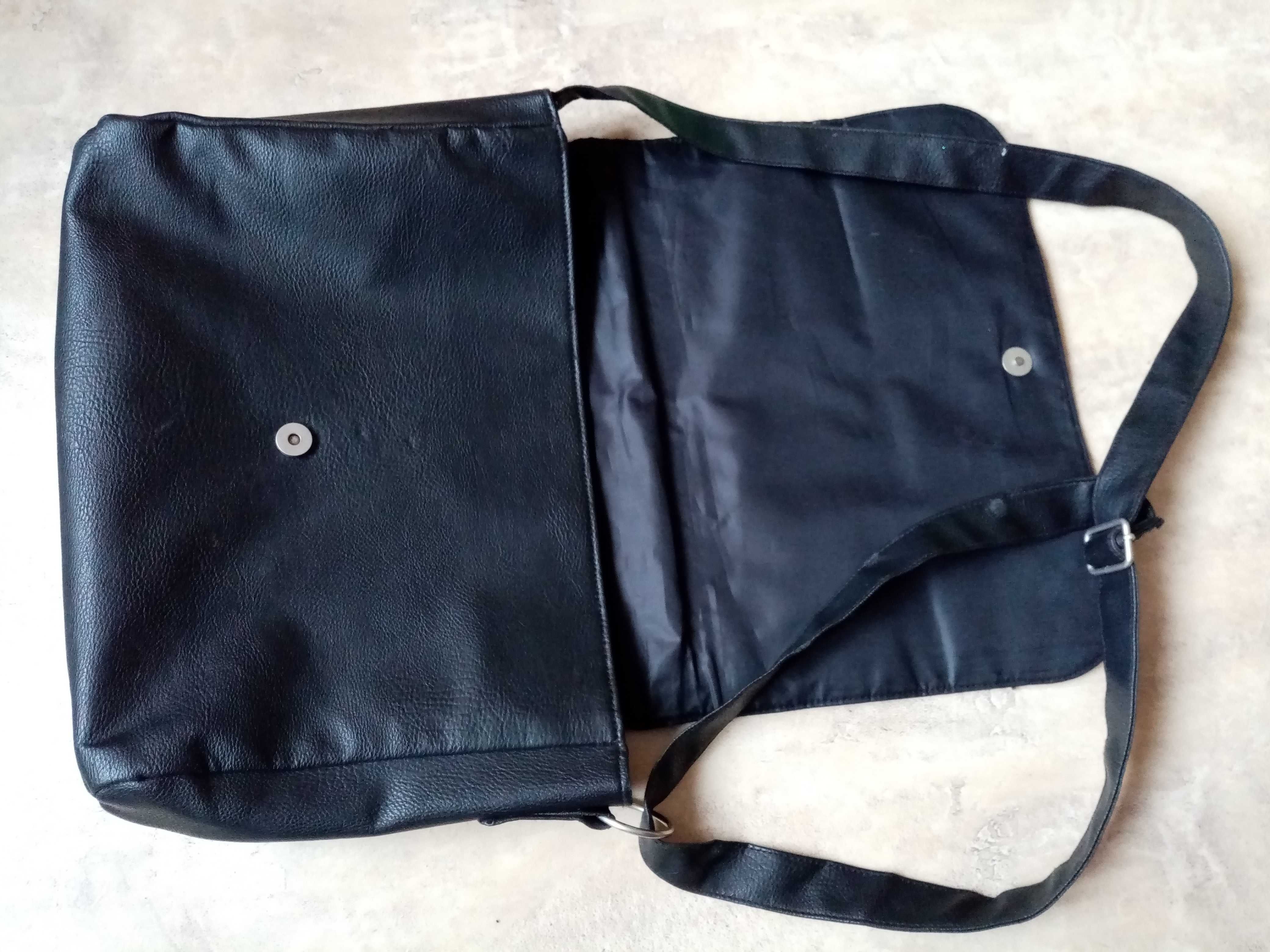 Torebka listonoszka na pasek długi szerokość 30 cm wysokość 35 cm