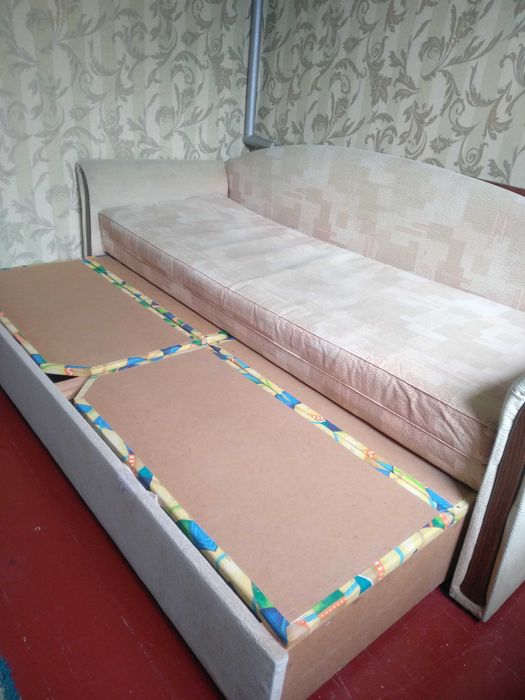 Диван кровать з ящиками для речей
