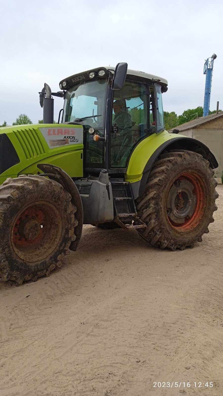 Трактор CLAAS Axion 850