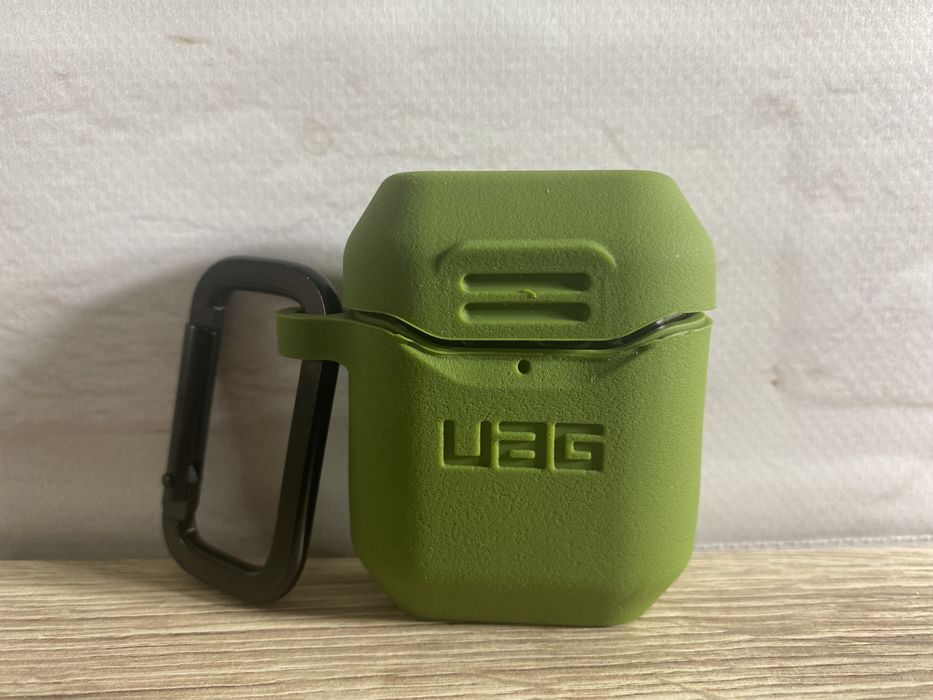 Чехол UAG для AirPods 2 противоударный