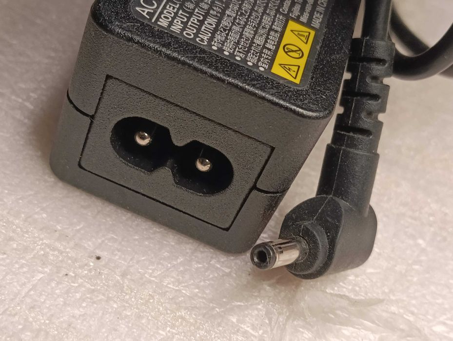 Блок живлення зарядне до ноутбука FUJITSU 19V 3.42A 65W (3.5×1.35mm)