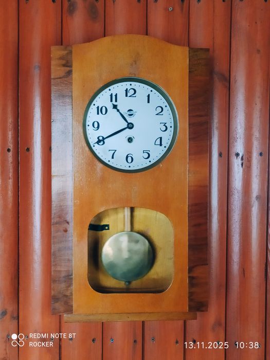 Годинник настінний, маятниковий, ОЧЗ.