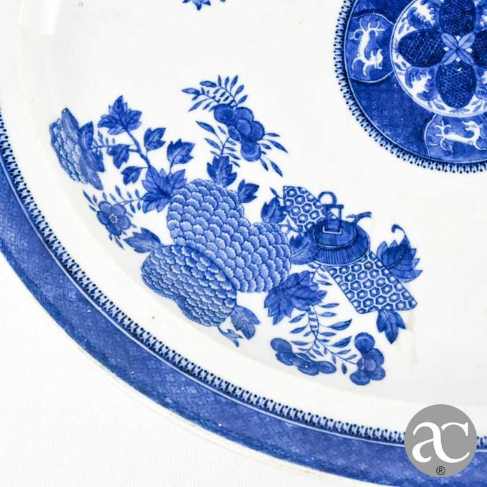 Grande Travessa China, Azul e Branco, Período Jiaqing 1796 a 1820