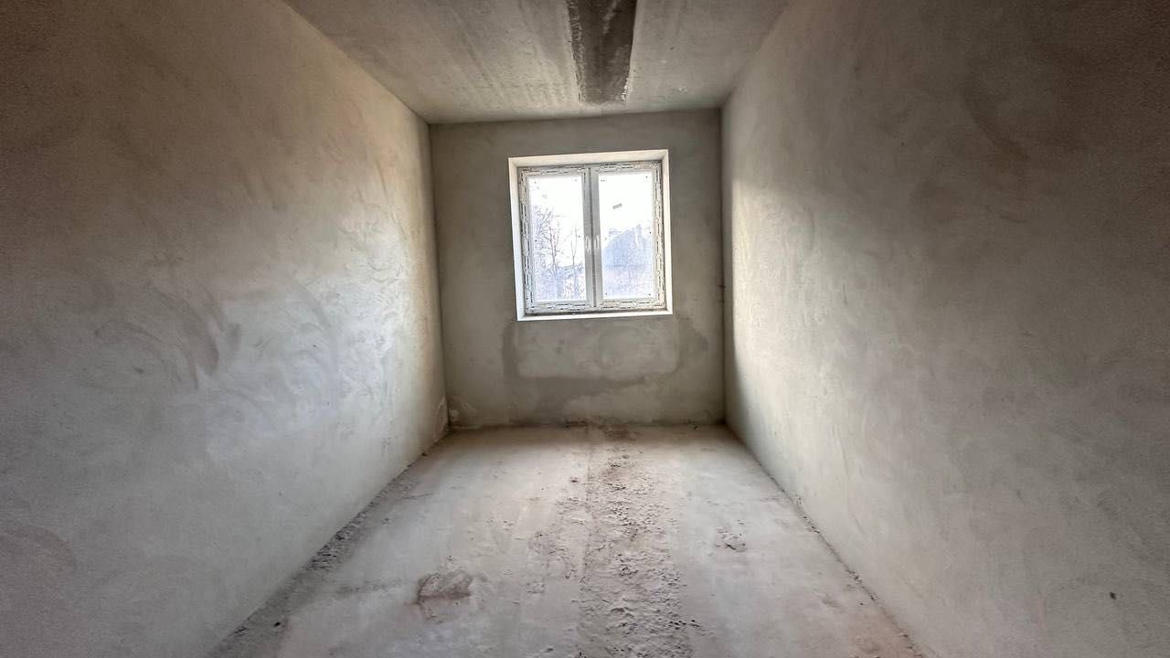 Продаж 2 км квартири в парковій зоні