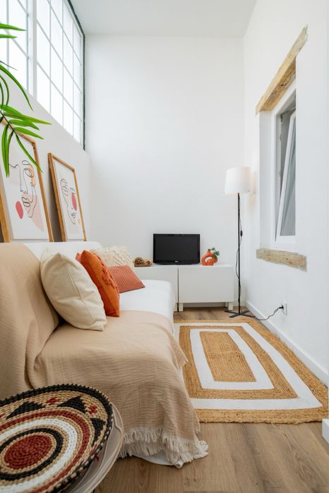 Arrenda-se T2 em Campolide totalmente remodelado