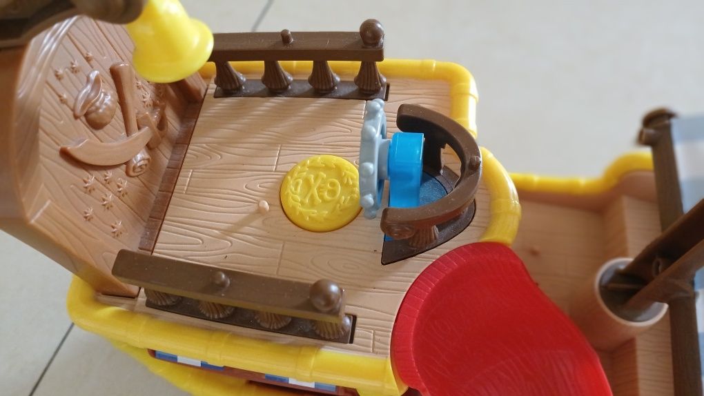 Statek piracki Disnay Mattel