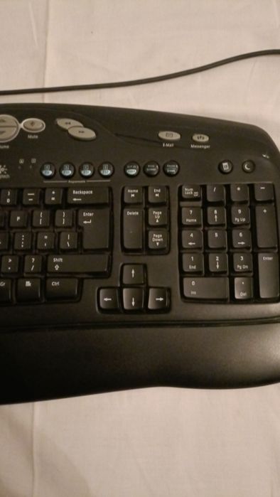 Klawiatura komputerowa Logitech multimedialna