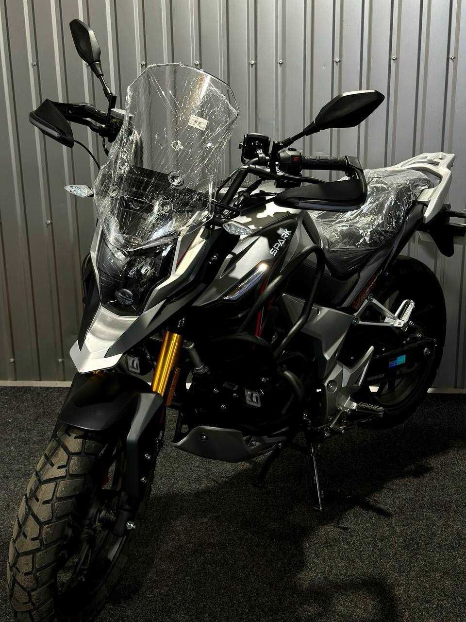 Новий мотоцикл Spark  SP300T-3