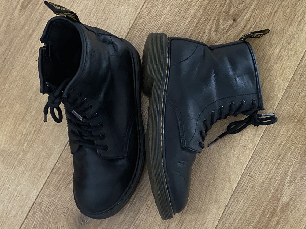 Dr. Martens 36 skóra naturalna czarne glany lekkie