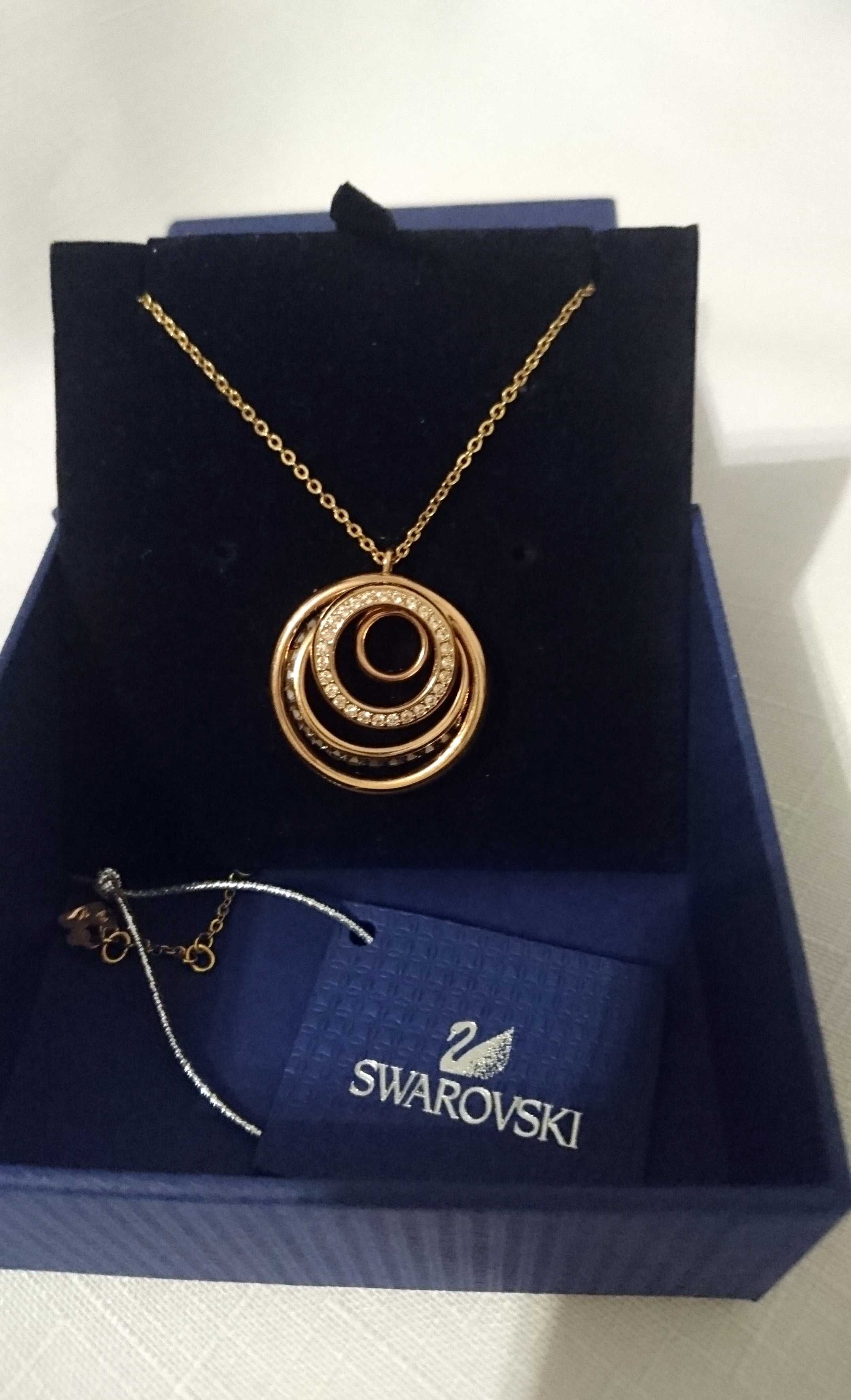 Naszyjnik wisiorek Swarovski Dynamic Medium Pendant Rose gold