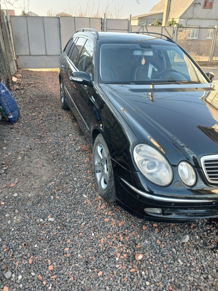 Мерседес W211  E270 Avtomat в кузове Авангард