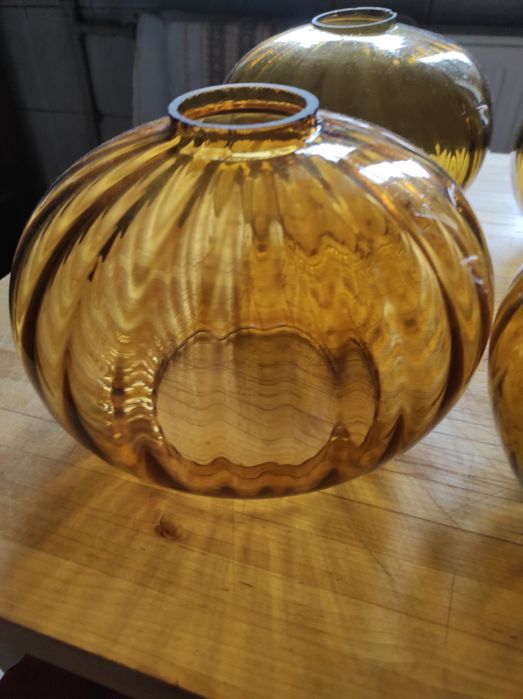 Klosz stary z PRL-u vintage bursztynowy