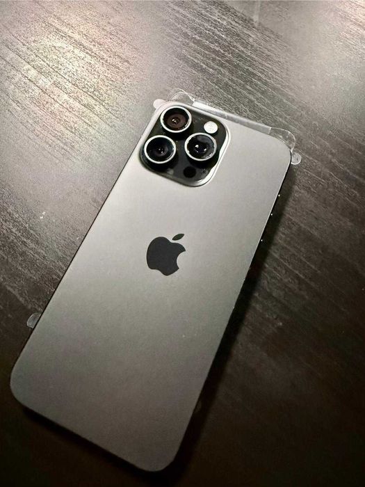 iPhone 15 Pro Max 256GB Black Titanium — Como Novo
