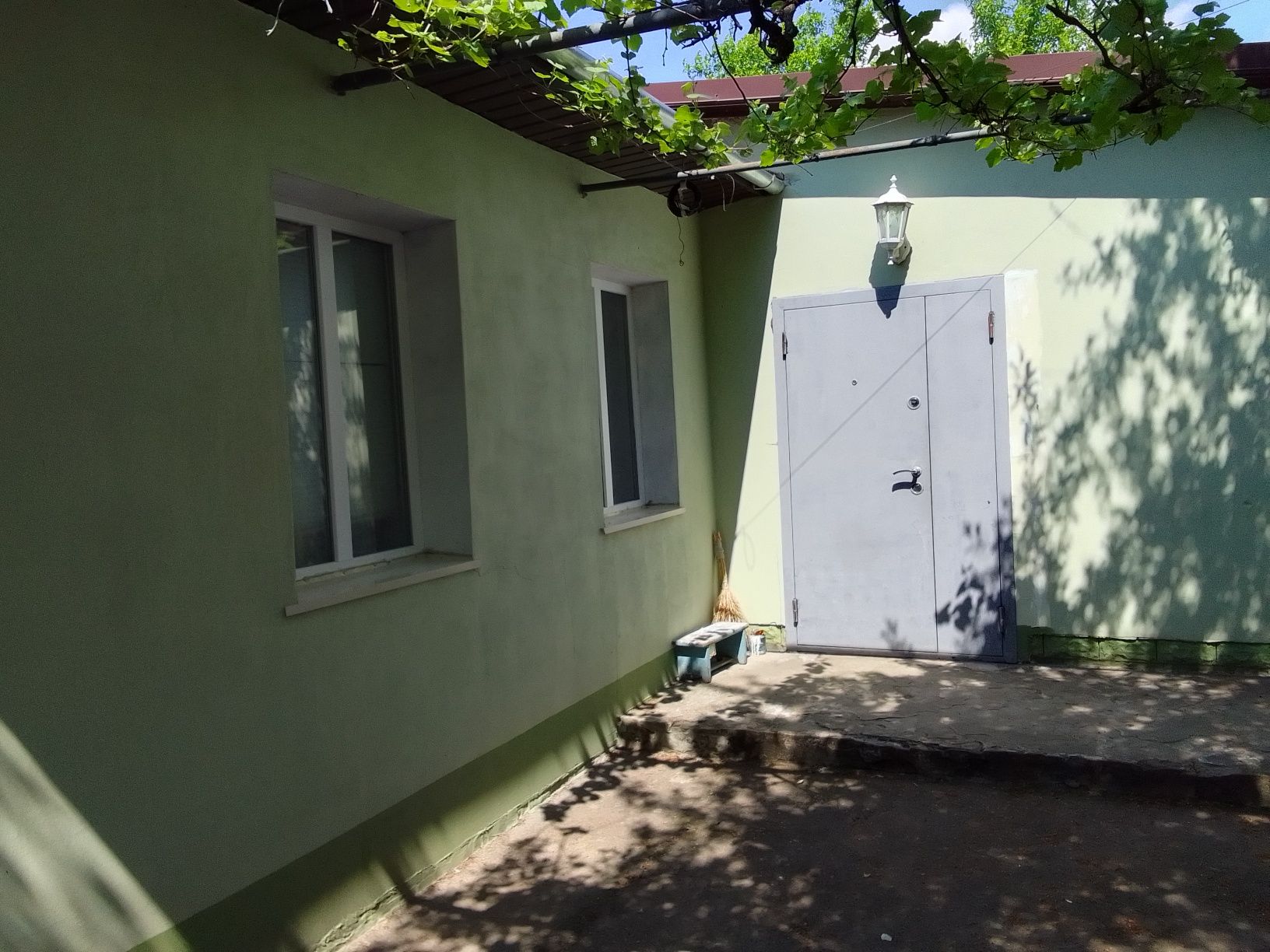 Продам будинок в м.Городок Хмельницької області ,центр.все шагові дост