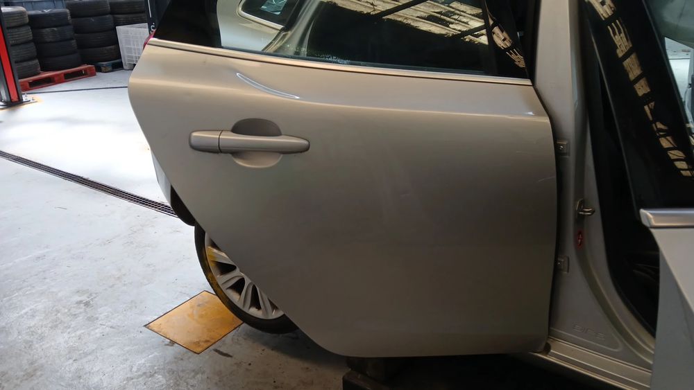 Porta trás direita VOLVO V40 Hatchback