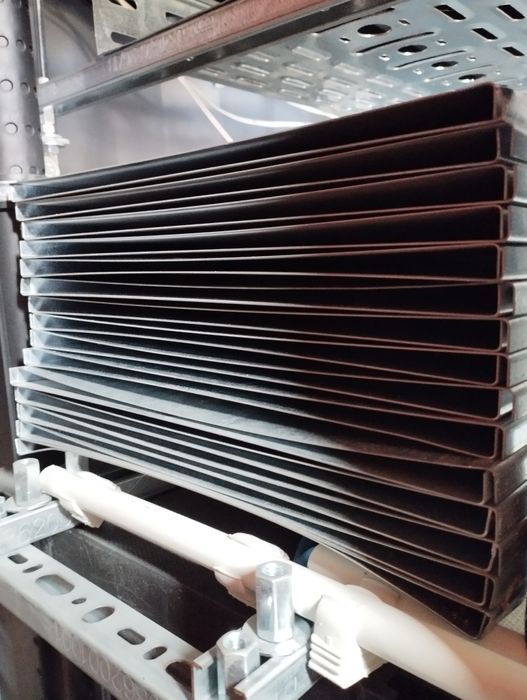 Perfis U galvanizados 300mm x 10mm x 0,5mm (2m de comprimento)