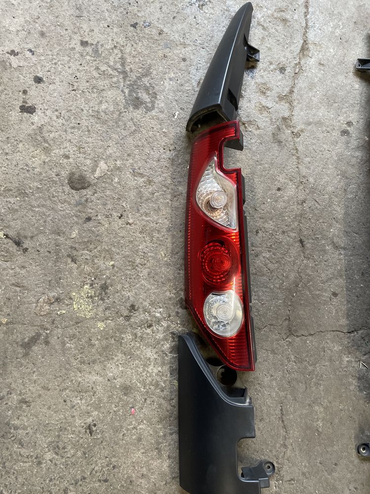 Lampa prawa tyl kangoo II  oslona