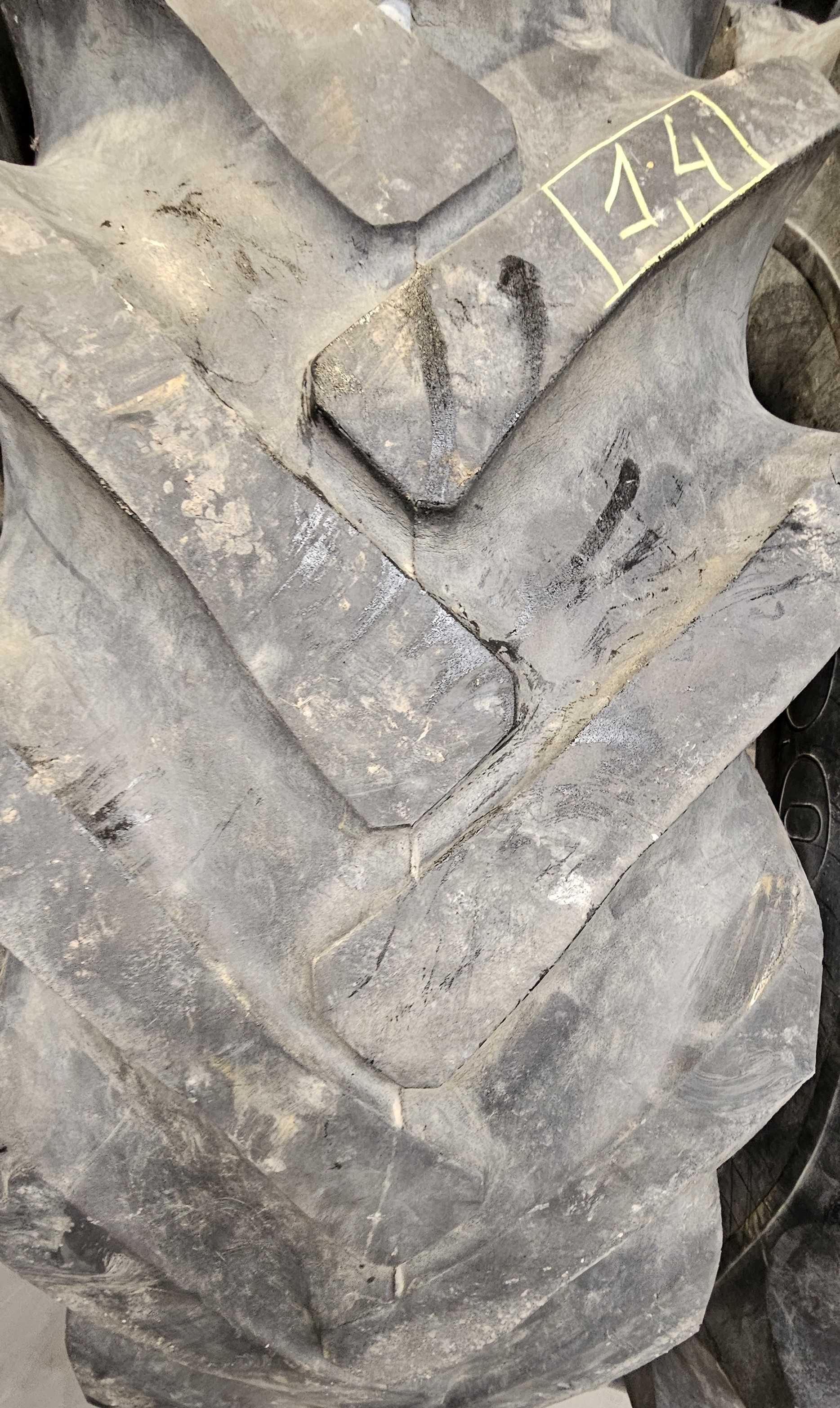 Opona 14.9R28 GoodYear *S