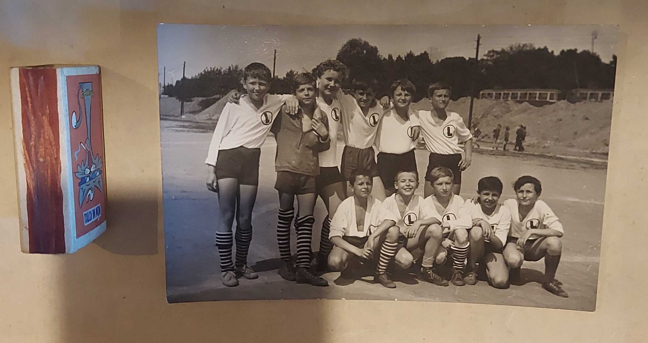 Stare zdjęcie sport piłka nożna drużyna Legia futbol PRL