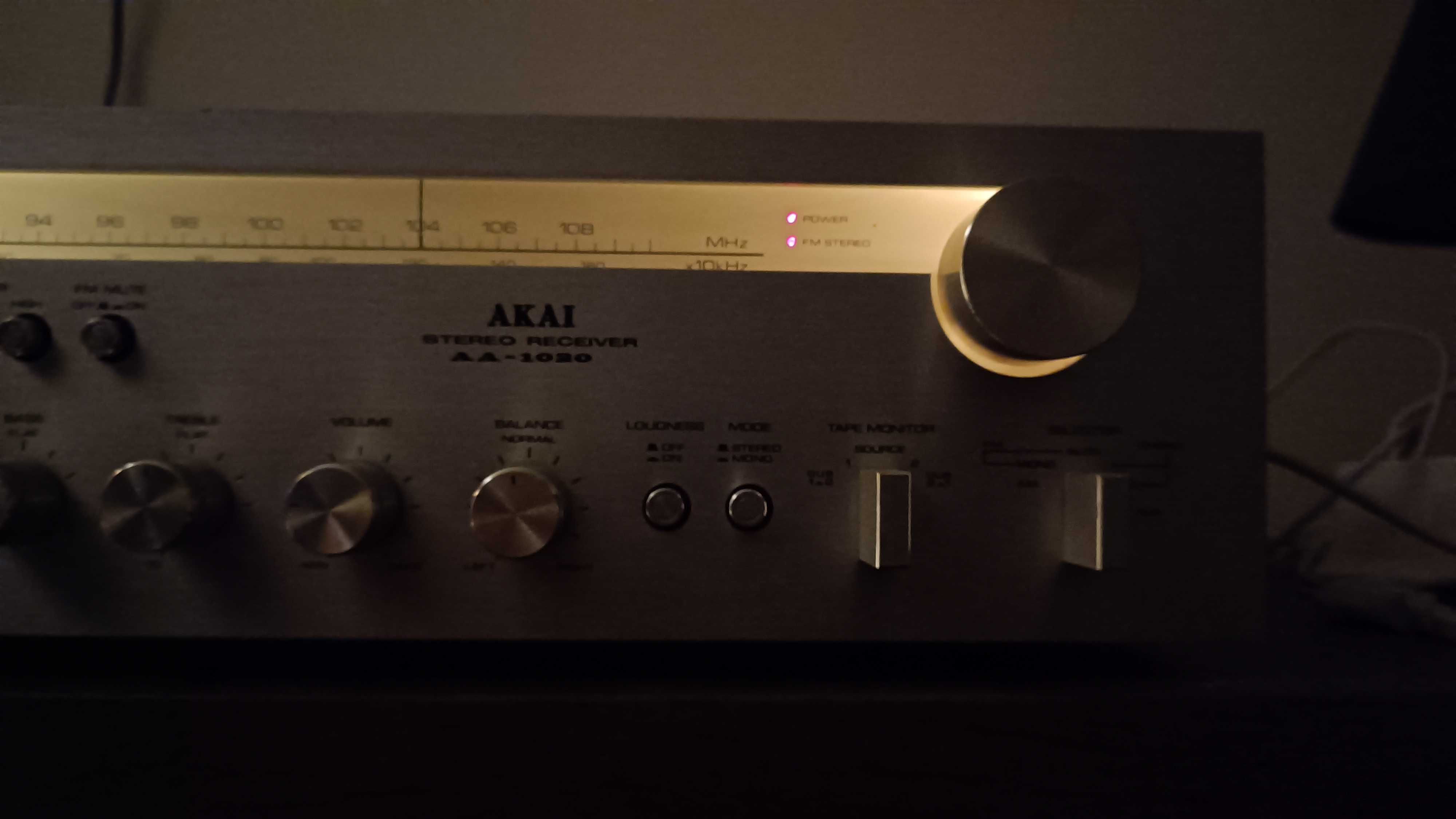 Amplituner Akai AA-1020