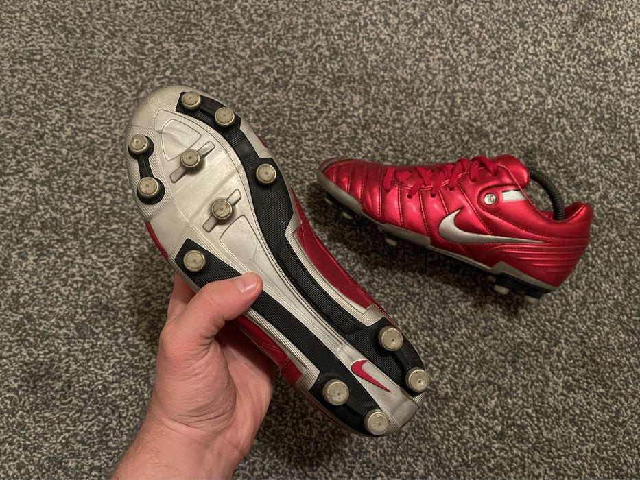 Czerwony buty do piłki nożnej Nike Total 90 Supremacy model 2006