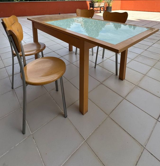 Mesa de madeira extensível