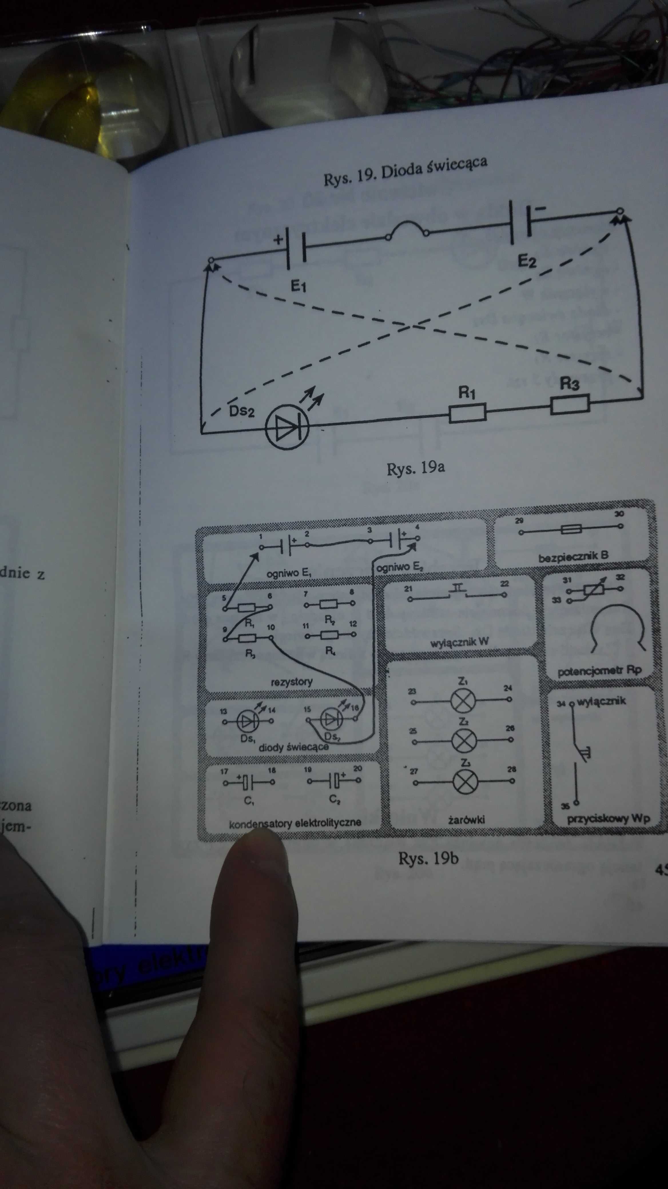 Maly elektronik zestaw doświadczenia