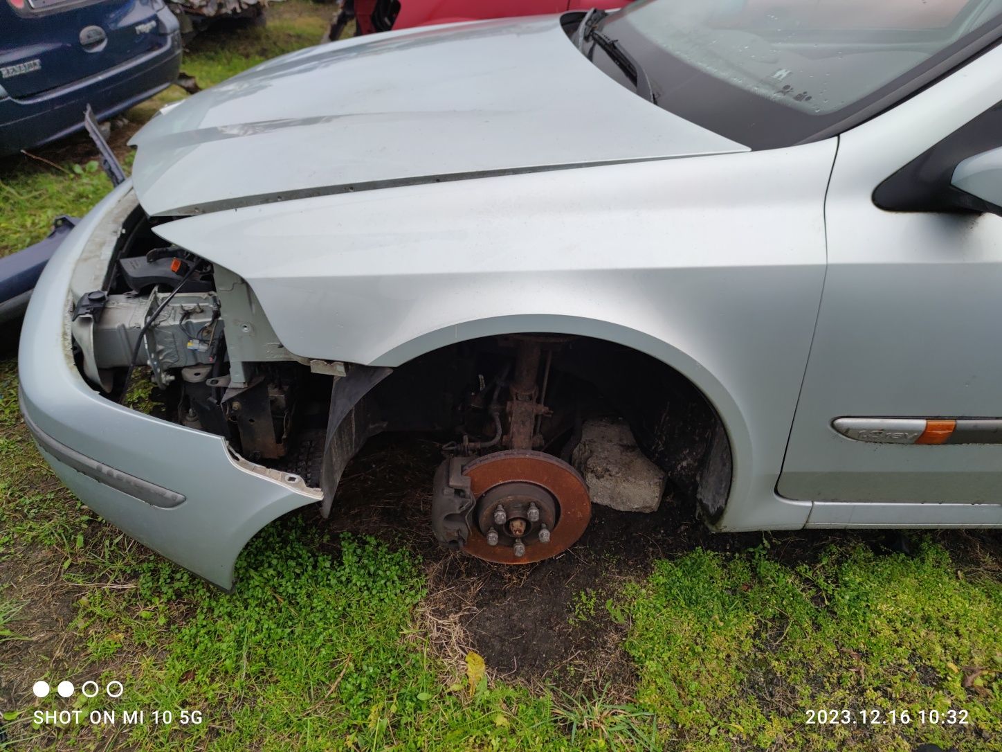 Renault laguna II teb64 błotnik lewy przód