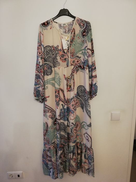 Vestido comprido em tons de verde marca Kate, tamanho S