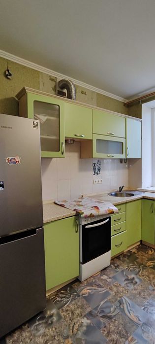 Продам двокімнатну квартиру покращеного планування.Цегляний будинок