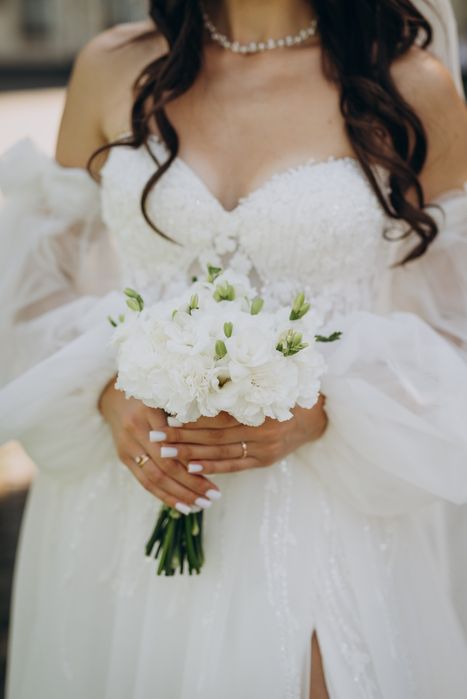 Продаю весільну сукню 

Сукня, в якій я почувалася легкою, щас