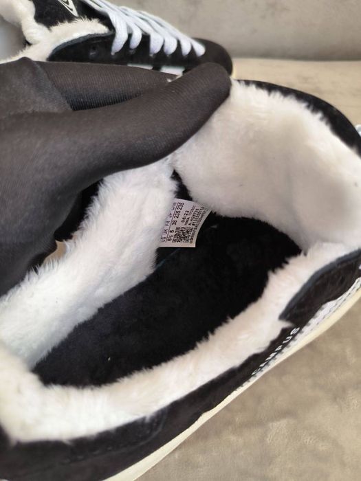 Кросівки адідас зима