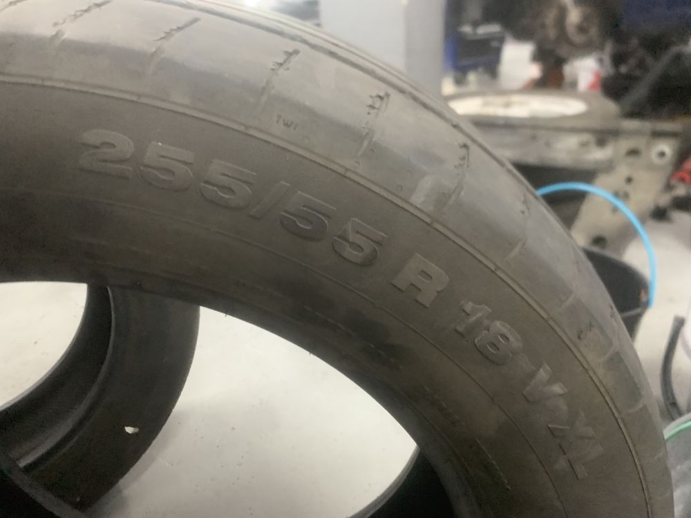 pneus continental 255/55 R18 v Xl