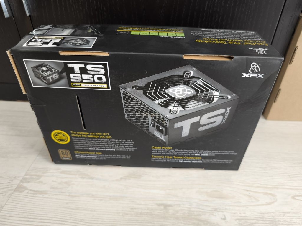 Fonte 550w XFX 80 plus bronze