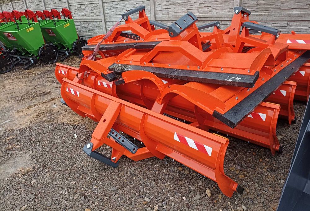 Pług do śniegu PŁUG ŚNIEŻNY do c 330 360 TUZ TUR solidny DOWIOZĘ