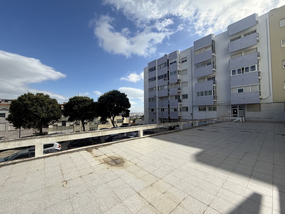 Apartamento T2 - com arrumos
