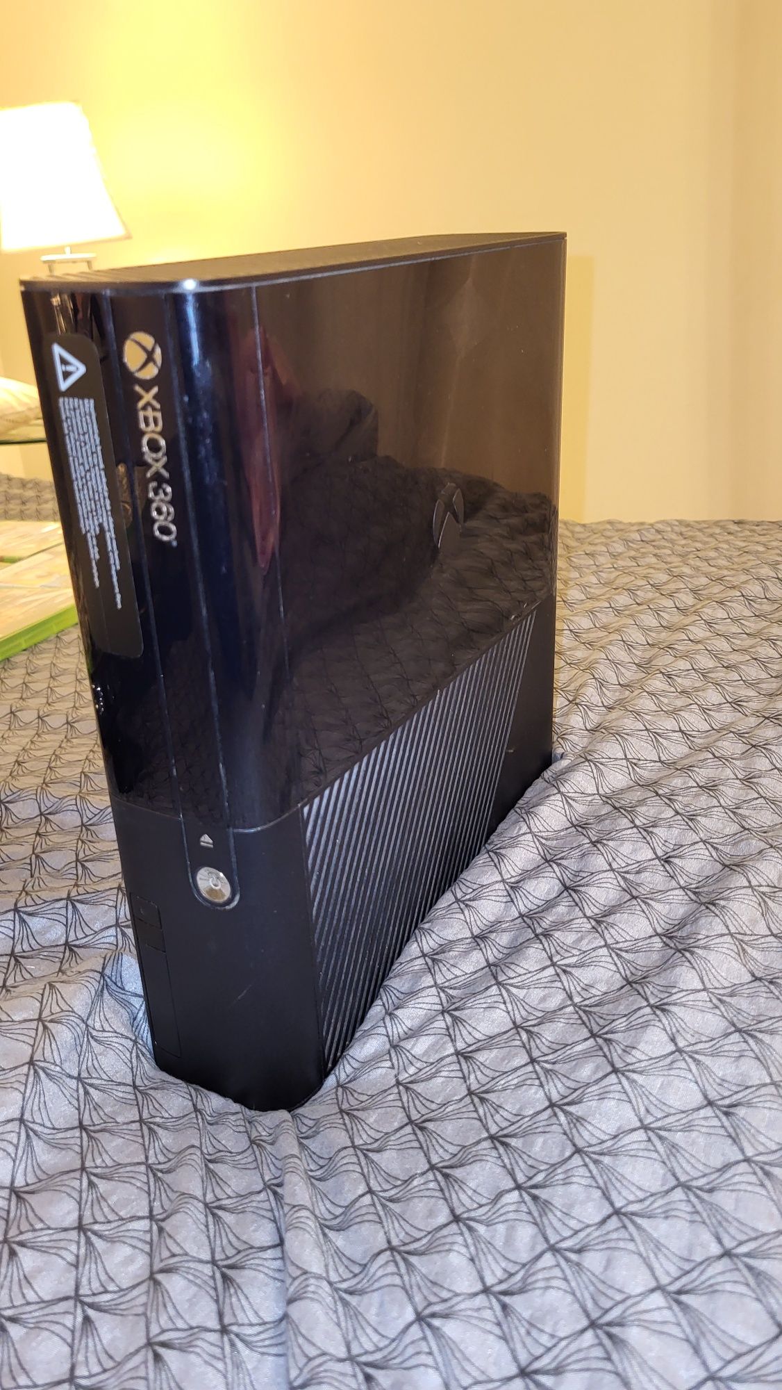 XBOX 360 slim E 500gb + XBOX kinect + gry i oryginalne kable