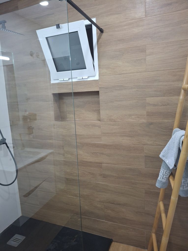 Painelnde duche preto
