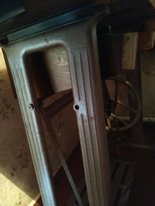 Станина к швейной машине.