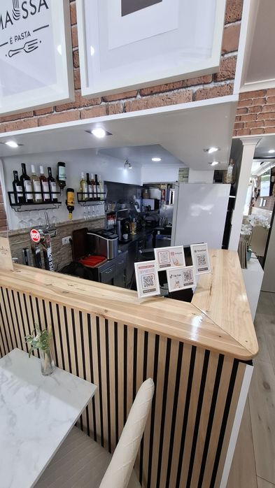 Trespasse de Restaurante em Lisboa. Com Saida de Fumos.